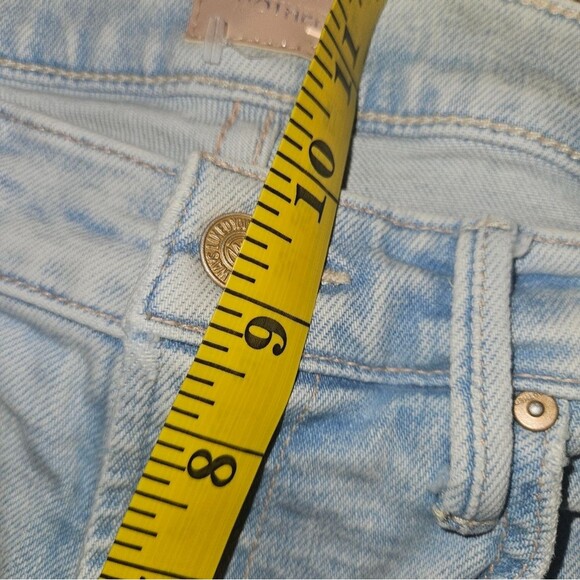 MOTHER The Insider Crop Step Fray Jeans in Smooth Sailing - Picture 10 of 11